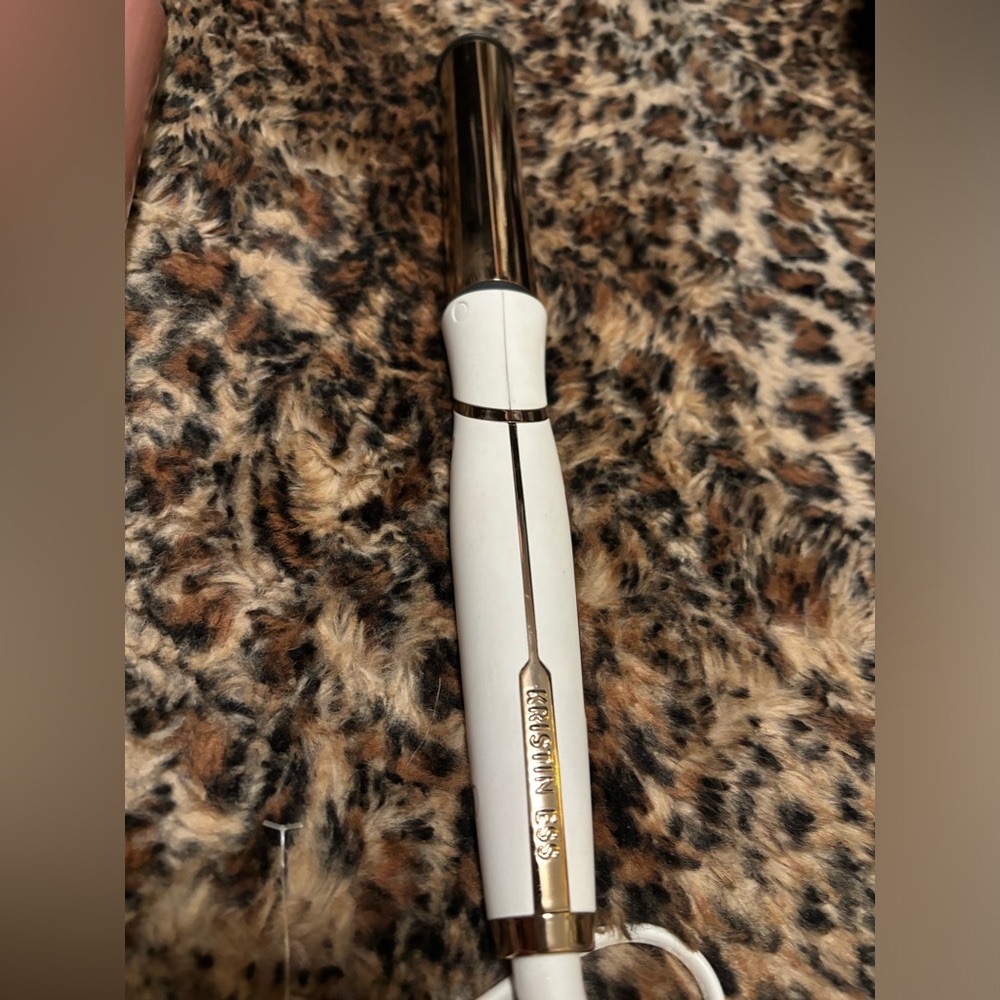 New Kristin Ess Hair 1 1/4 Wand